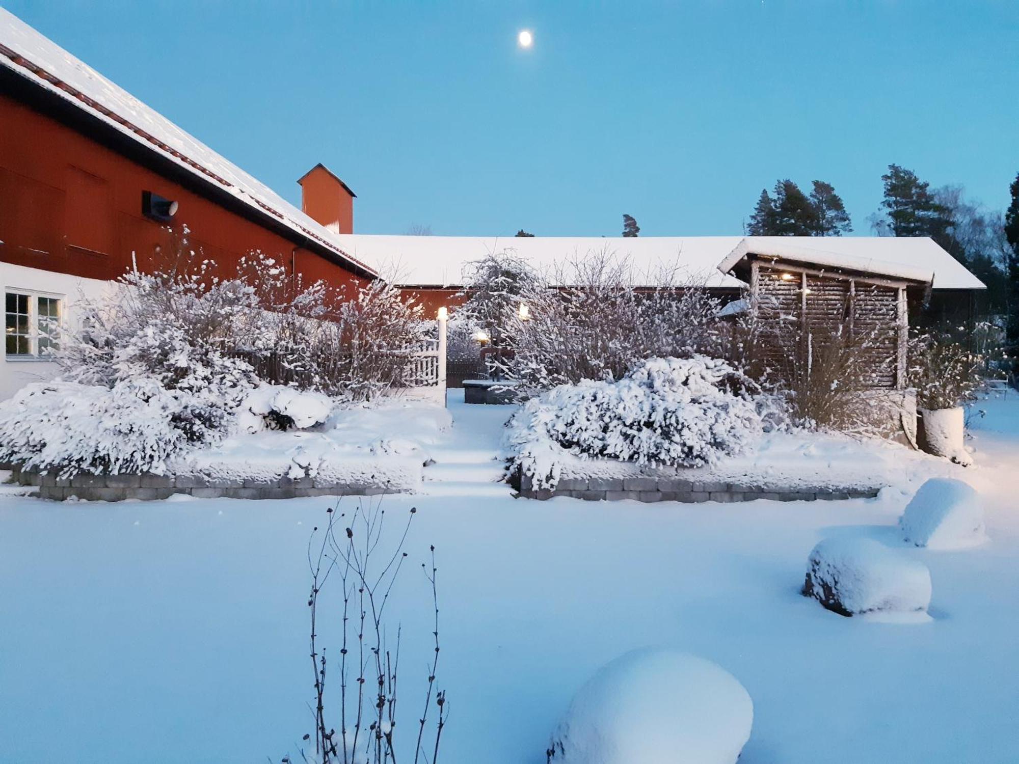 Naerebo Gardshotell & Restaurang Lidköping Extérieur photo